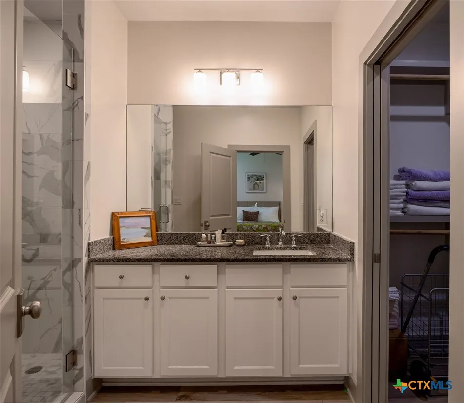 638 Oak Lane Cottonwood Shores, TX 78657