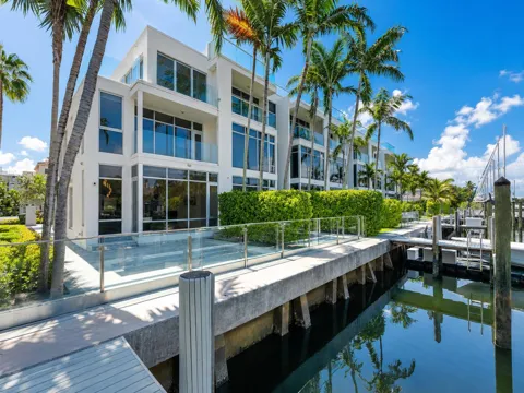 215 Hendricks Isle