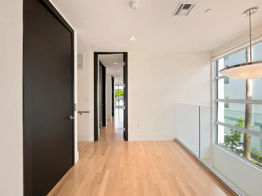 215 Hendricks Isle Fort Lauderdale, FL 33301