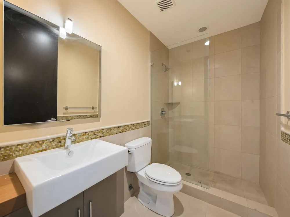 215 Hendricks Isle Fort Lauderdale, FL 33301