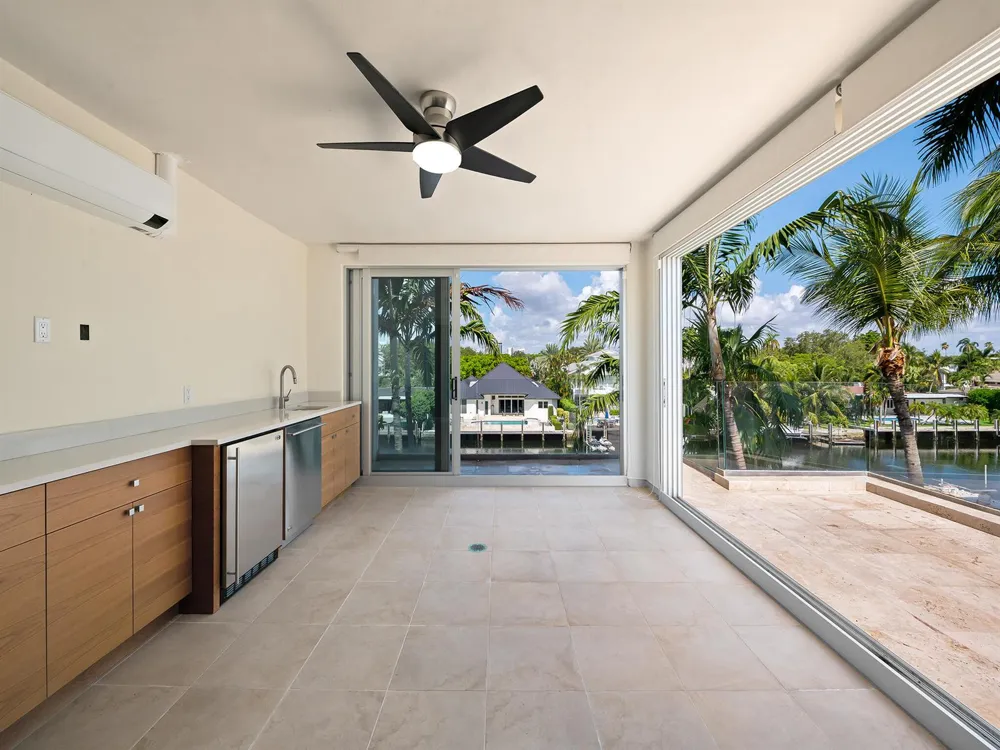 215 Hendricks Isle Fort Lauderdale, FL 33301