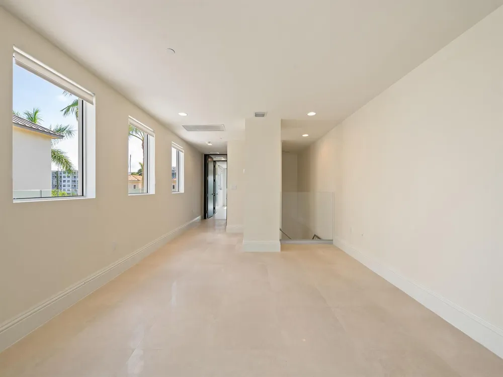 215 Hendricks Isle Fort Lauderdale, FL 33301