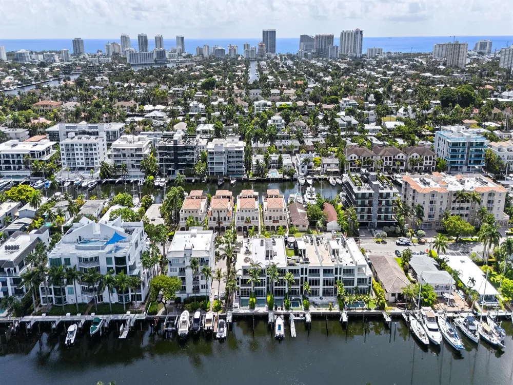 215 Hendricks Isle Fort Lauderdale, FL 33301