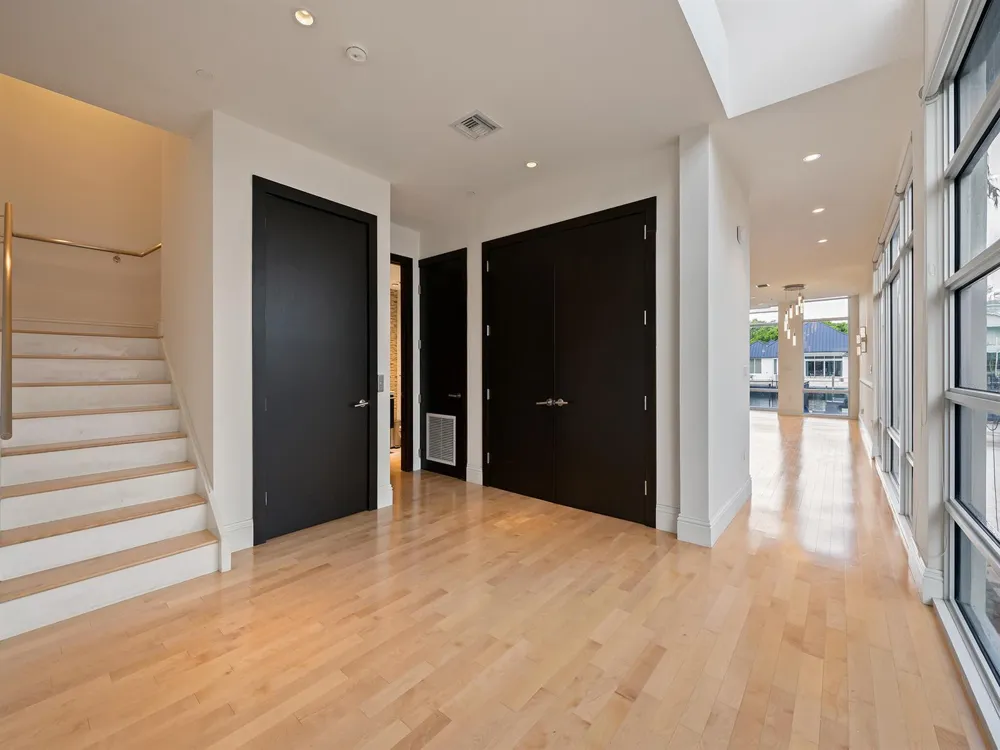 215 Hendricks Isle Fort Lauderdale, FL 33301