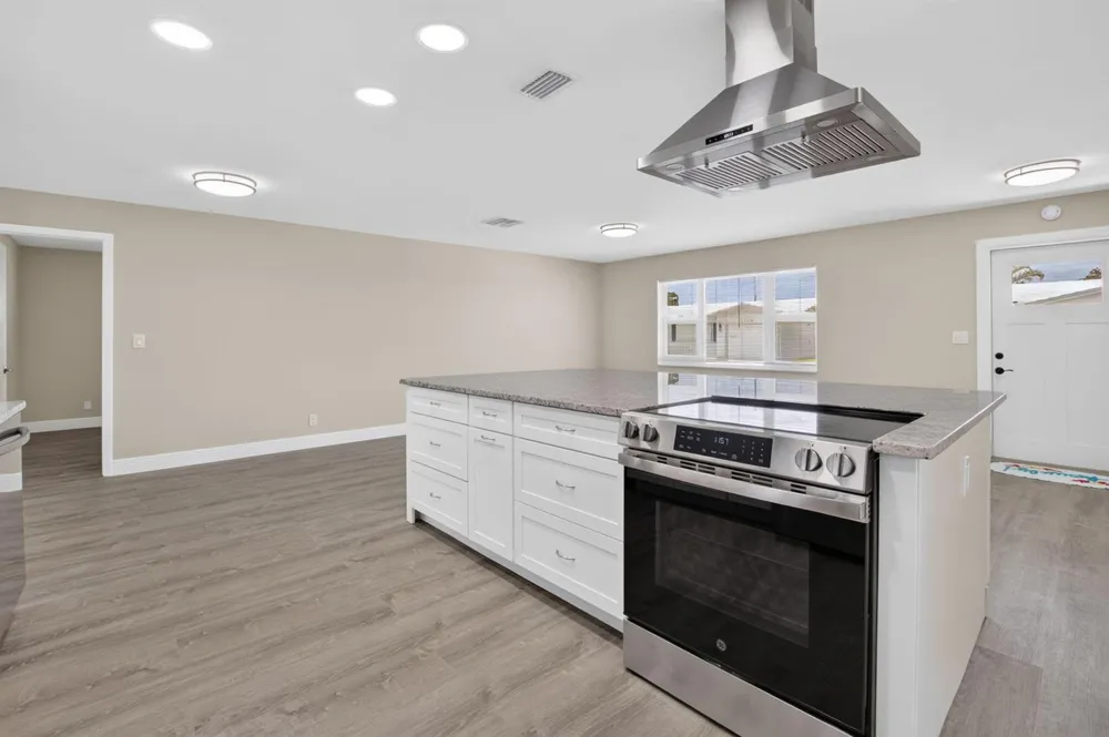 2081 SW 13th Terrace Boynton Beach, FL 33426