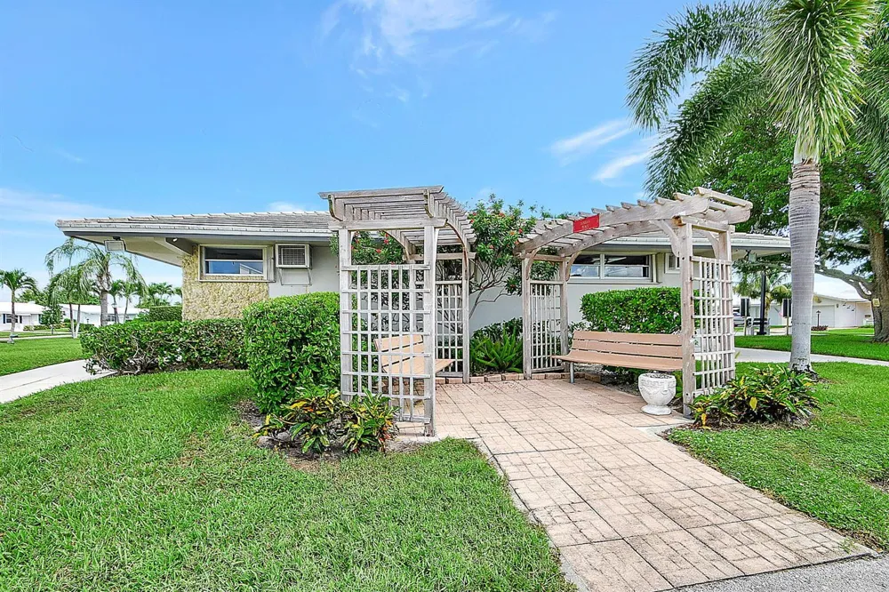 2081 SW 13th Terrace Boynton Beach, FL 33426