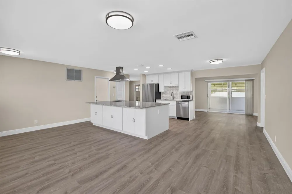 2081 SW 13th Terrace Boynton Beach, FL 33426