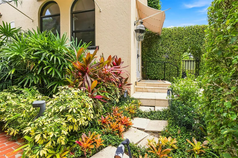245 Brazilian Avenue Palm Beach, FL 33480
