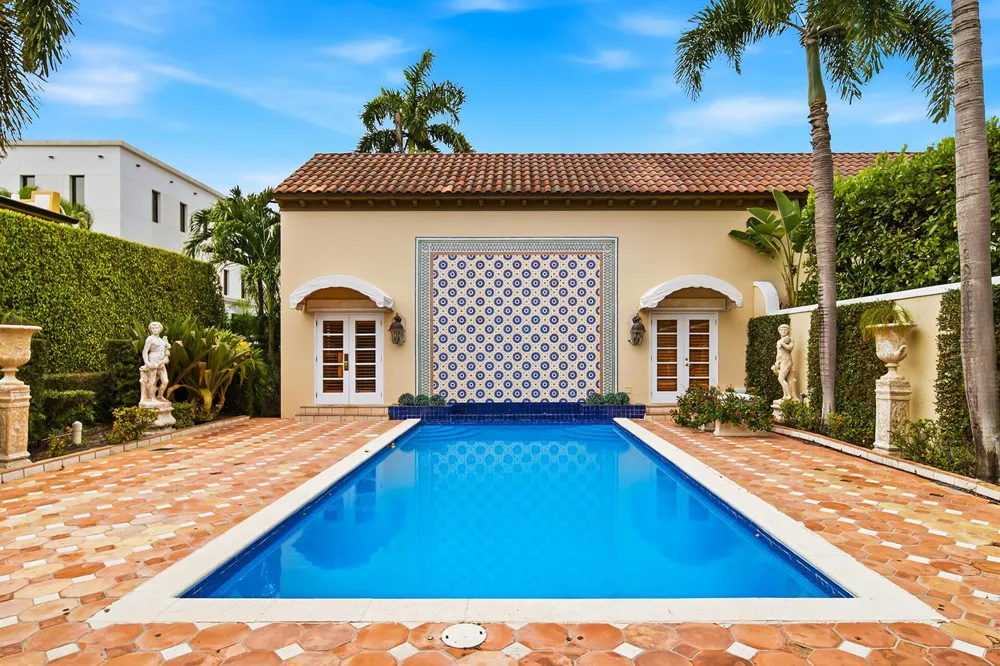 245 Brazilian Avenue Palm Beach, FL 33480