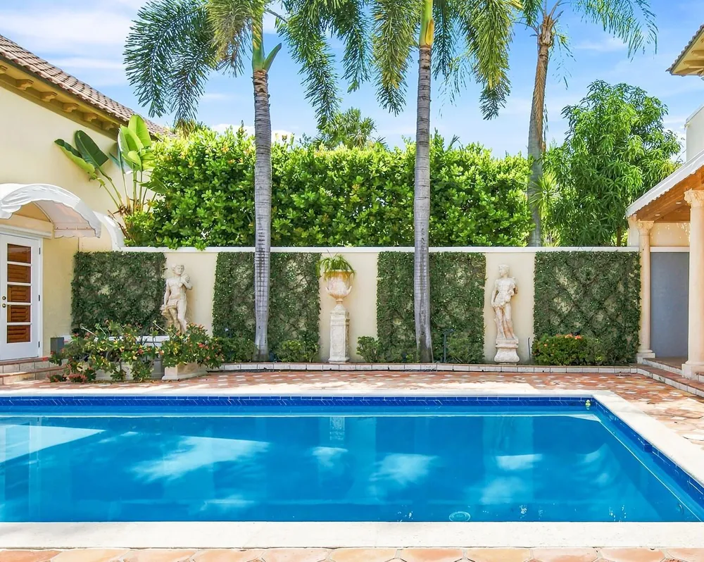 245 Brazilian Avenue Palm Beach, FL 33480