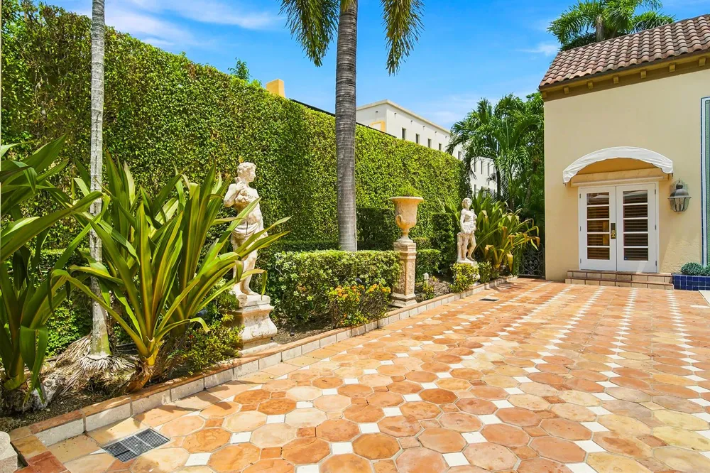 245 Brazilian Avenue Palm Beach, FL 33480