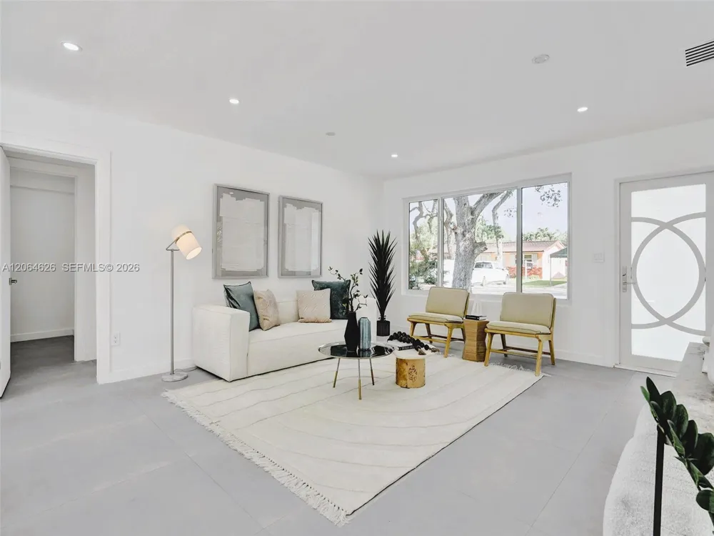2380 NE 184th Ter North Miami Beach, FL 33160