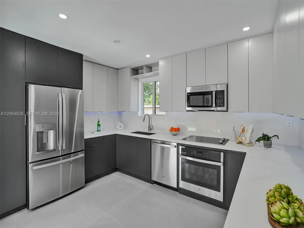 2380 NE 184th Ter North Miami Beach, FL 33160