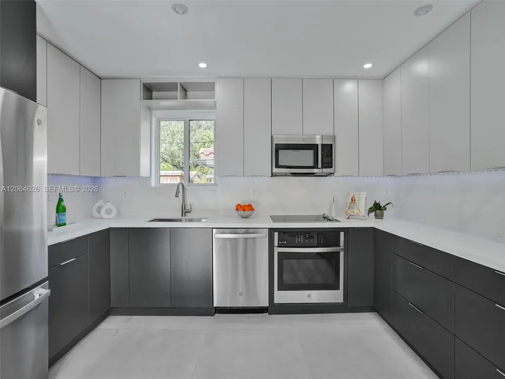 2380 NE 184th Ter North Miami Beach, FL 33160