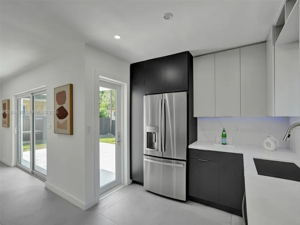 2380 NE 184th Ter North Miami Beach, FL 33160