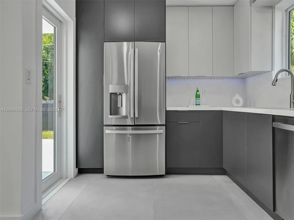 2380 NE 184th Ter North Miami Beach, FL 33160