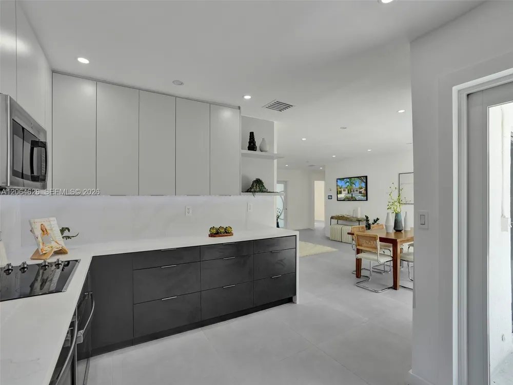 2380 NE 184th Ter North Miami Beach, FL 33160