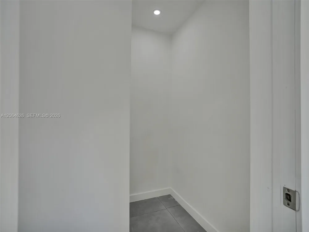2380 NE 184th Ter North Miami Beach, FL 33160