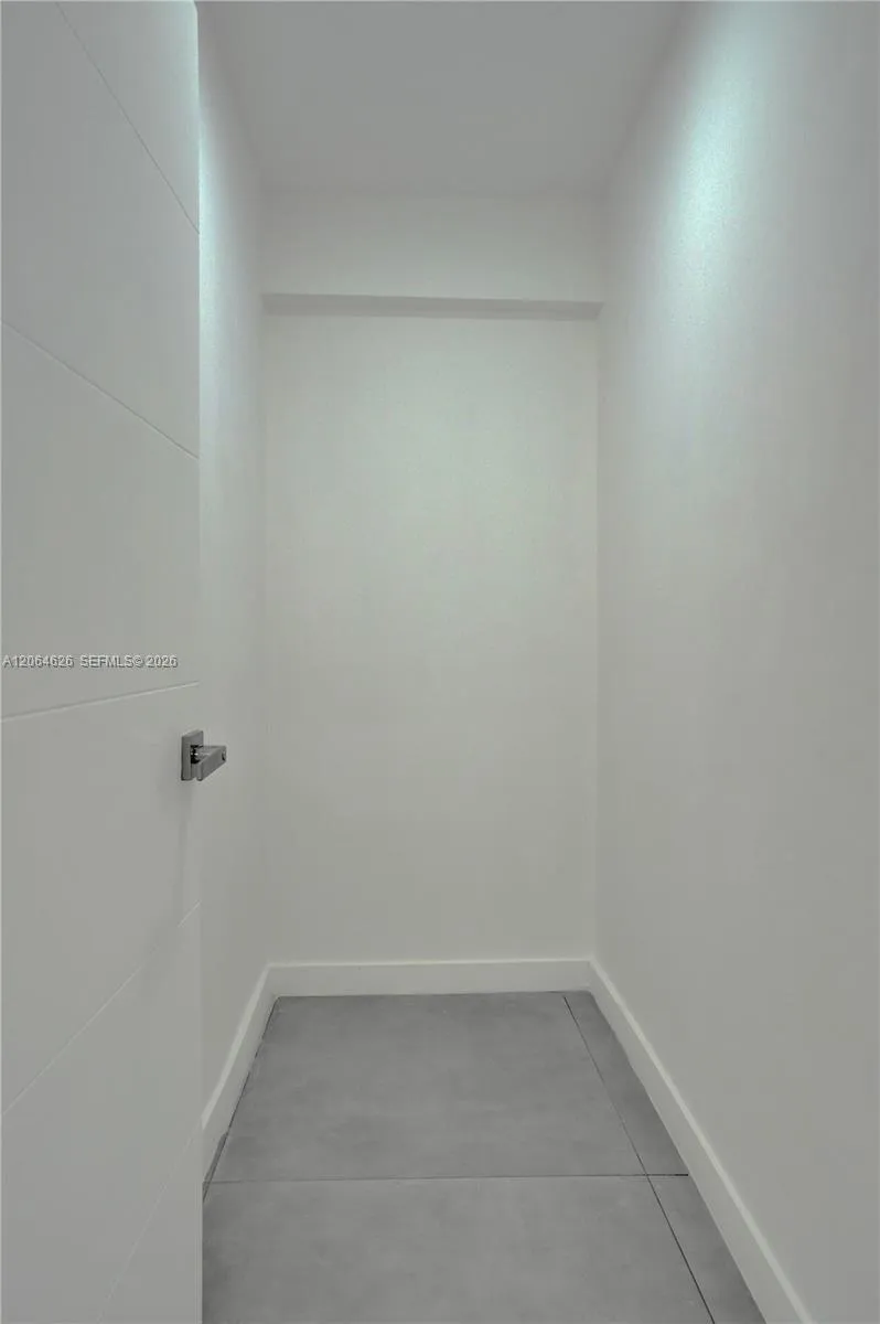 2380 NE 184th Ter North Miami Beach, FL 33160
