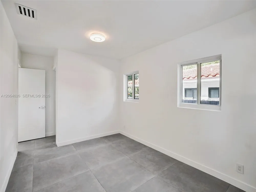 2380 NE 184th Ter North Miami Beach, FL 33160