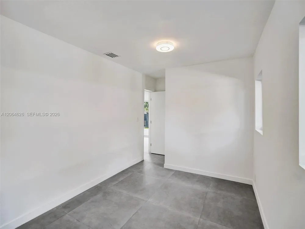 2380 NE 184th Ter North Miami Beach, FL 33160