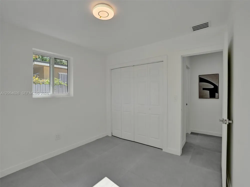 2380 NE 184th Ter North Miami Beach, FL 33160