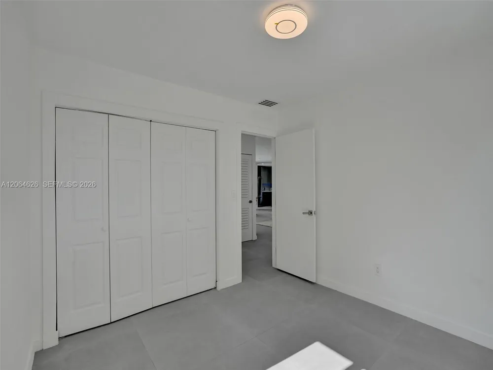 2380 NE 184th Ter North Miami Beach, FL 33160