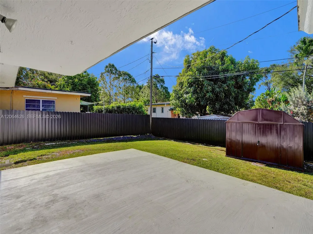 2380 NE 184th Ter North Miami Beach, FL 33160