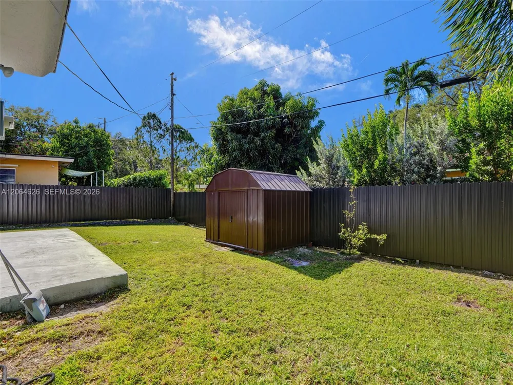 2380 NE 184th Ter North Miami Beach, FL 33160