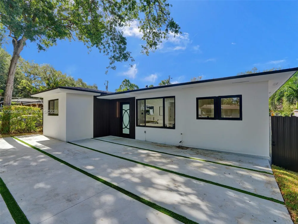 2380 NE 184th Ter North Miami Beach, FL 33160