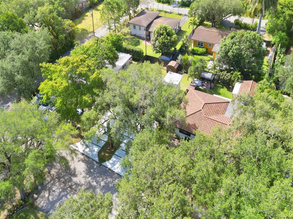 2380 NE 184th Ter North Miami Beach, FL 33160