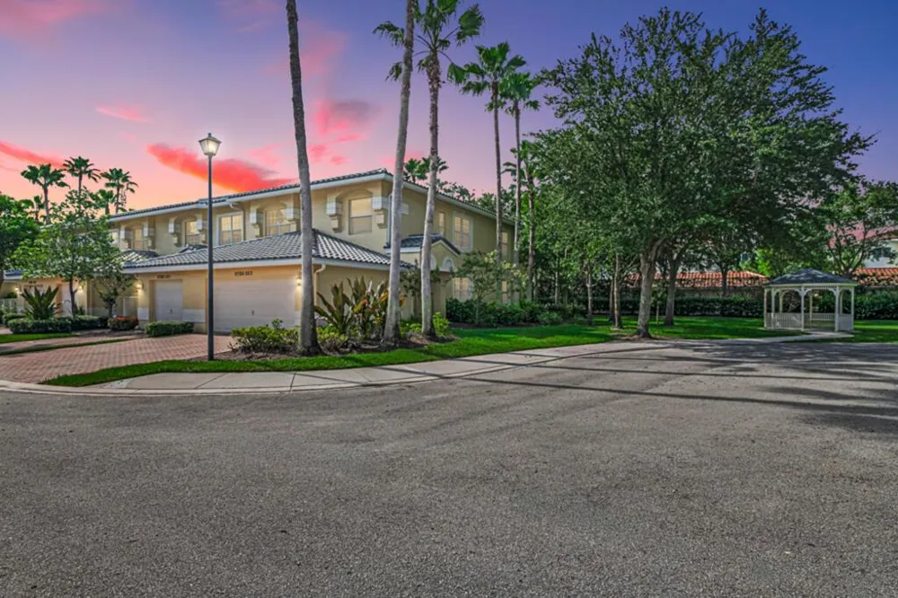 9786 Midship Way #203 Royal Palm Beach, FL 33411