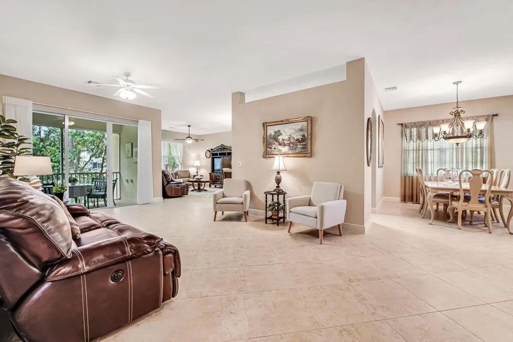 9786 Midship Way #203 Royal Palm Beach, FL 33411