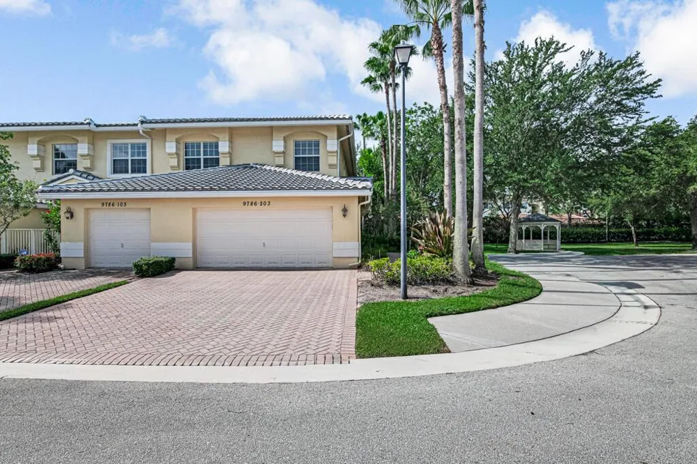 9786 Midship Way #203 Royal Palm Beach, FL 33411