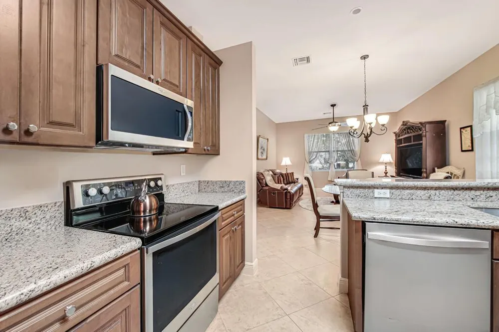 9786 Midship Way #203 Royal Palm Beach, FL 33411