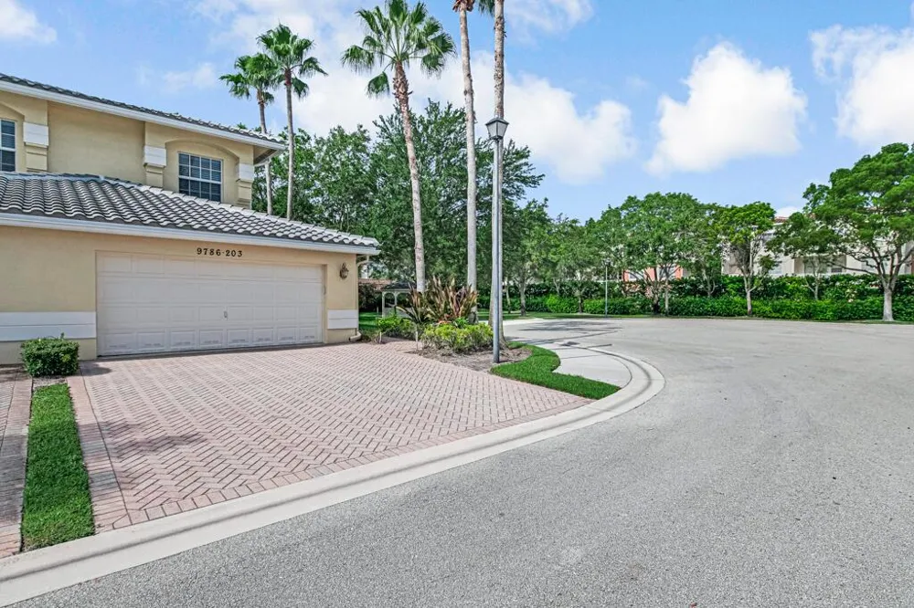 9786 Midship Way #203 Royal Palm Beach, FL 33411