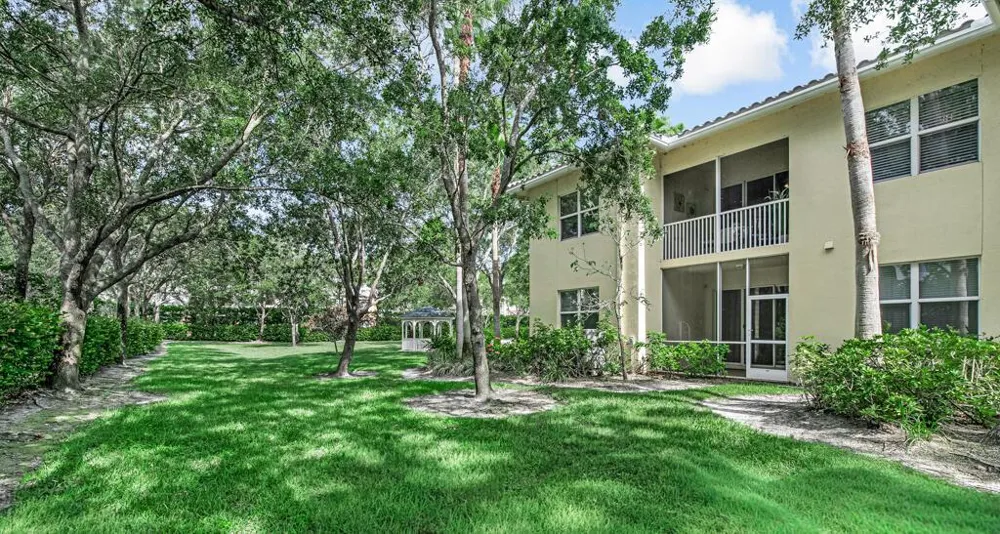 9786 Midship Way #203 Royal Palm Beach, FL 33411