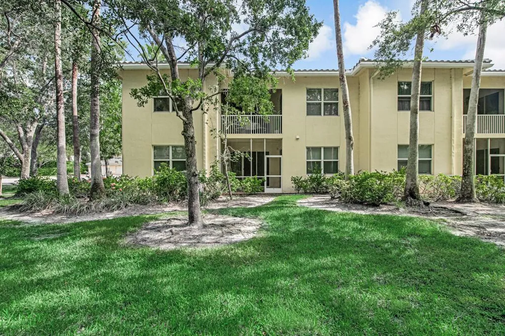 9786 Midship Way #203 Royal Palm Beach, FL 33411