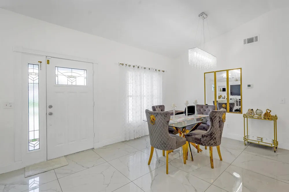 363 BUTTONWOOD DRIVE Kissimmee, FL 34743