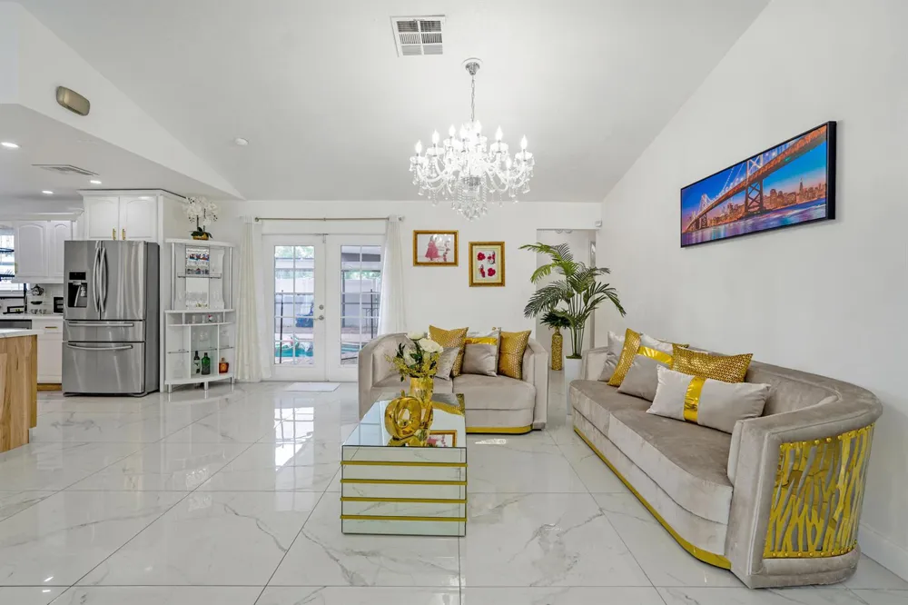 363 BUTTONWOOD DRIVE Kissimmee, FL 34743