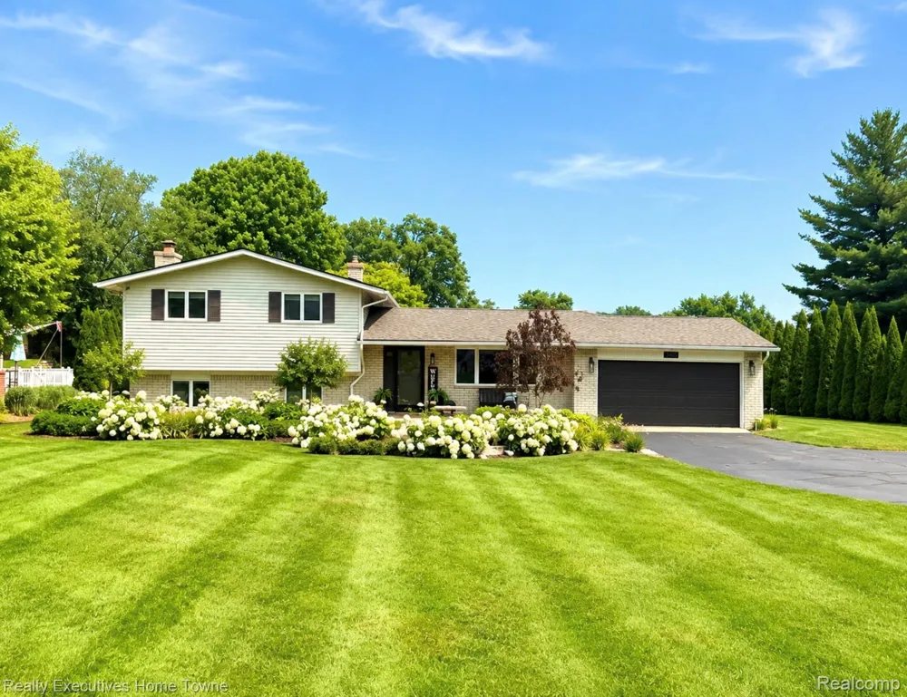 3460 Ramada Drive Highland Charter Township, MI 48356