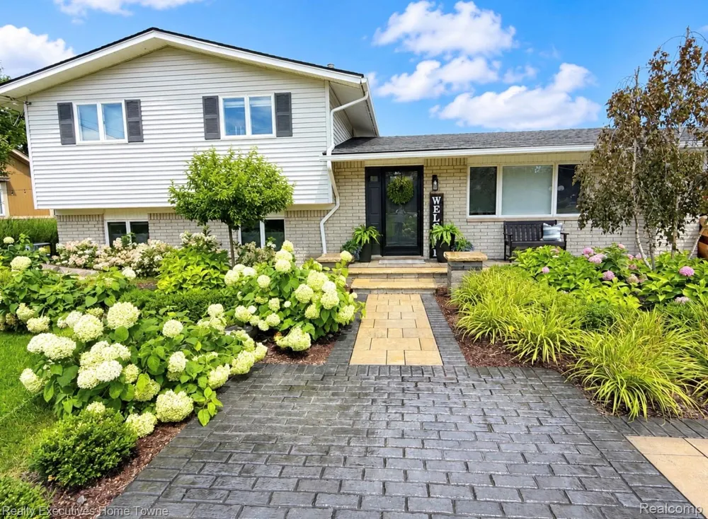3460 Ramada Drive Highland Charter Township, MI 48356