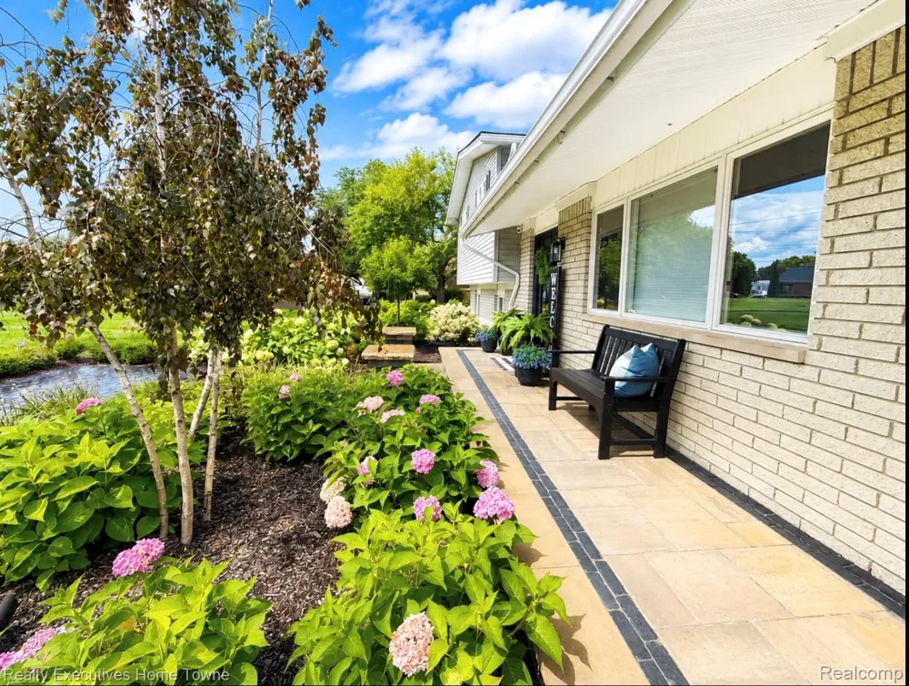3460 Ramada Drive Highland Charter Township, MI 48356