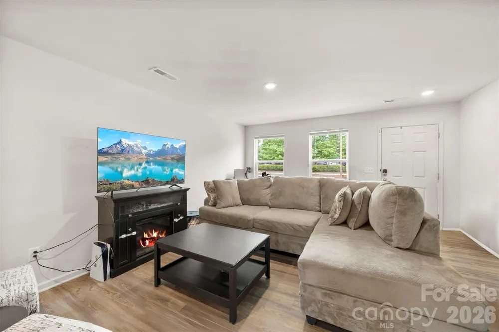 105 VILLA LANE Lincolnton, NC 28092