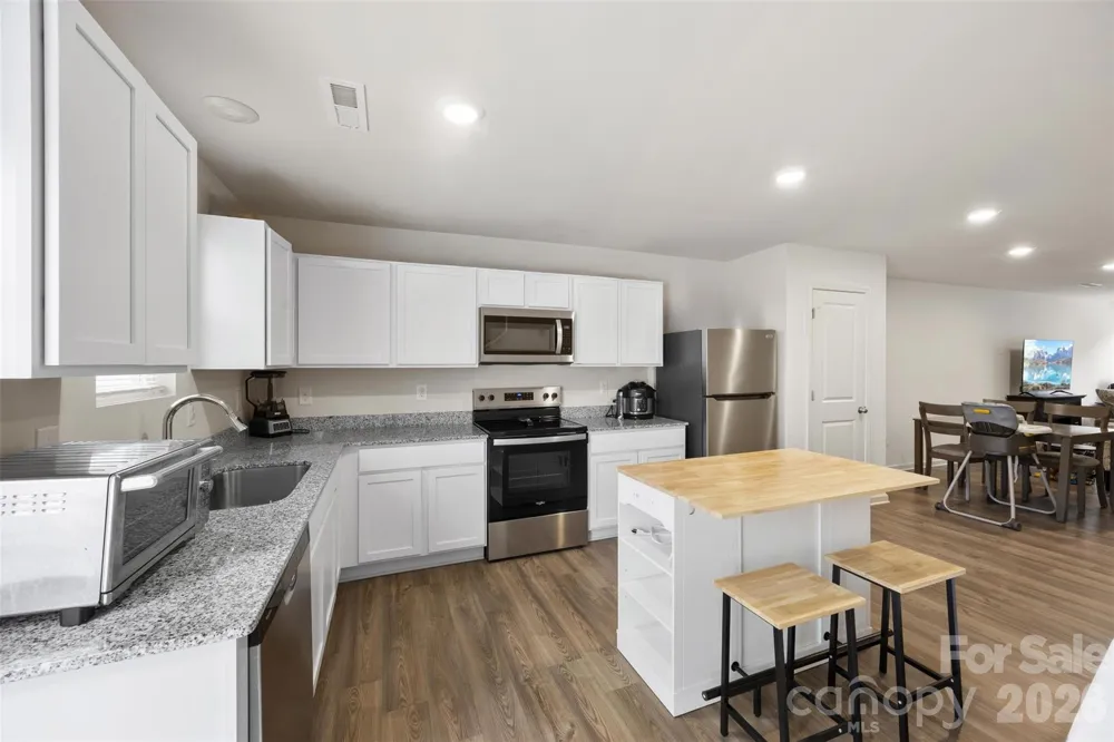 105 VILLA LANE Lincolnton, NC 28092