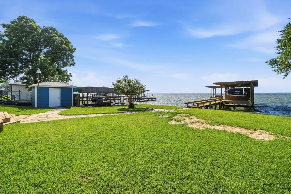 151 Lakeview Drive Point Blank, TX 77364