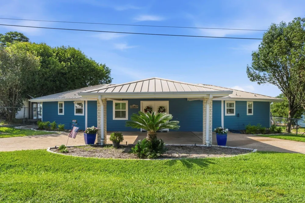 151 Lakeview Drive Point Blank, TX 77364