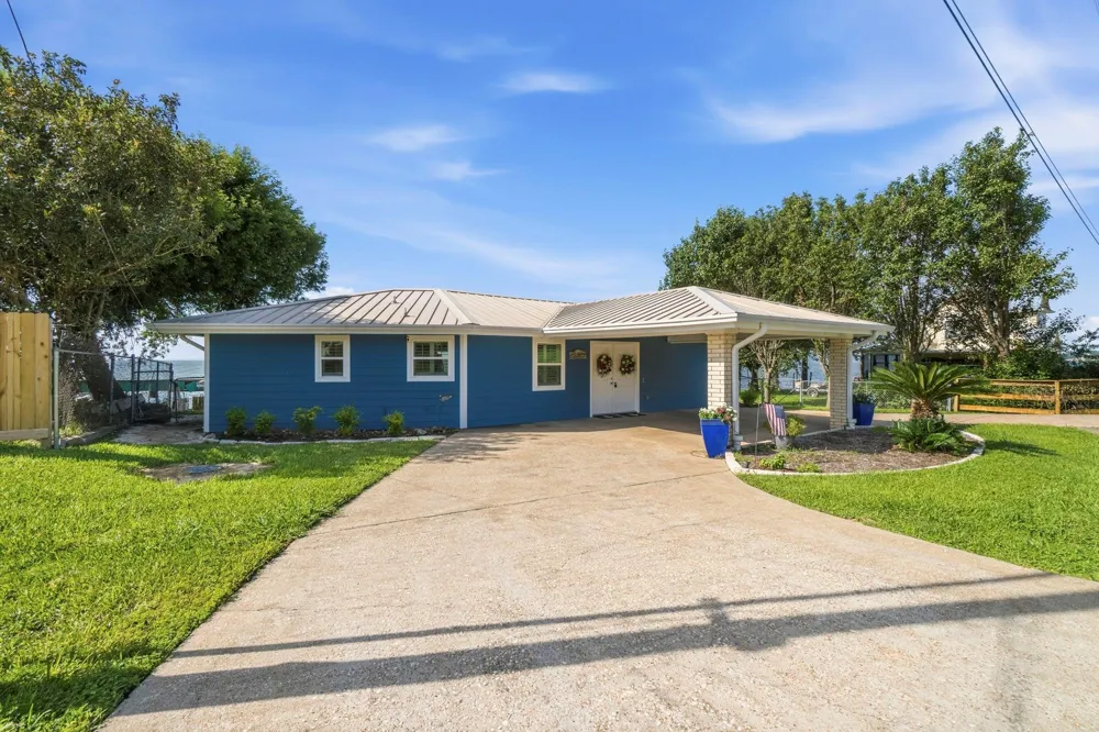 151 Lakeview Drive Point Blank, TX 77364