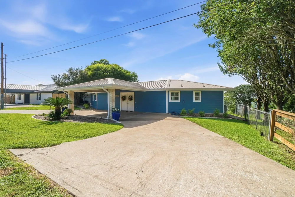 151 Lakeview Drive Point Blank, TX 77364