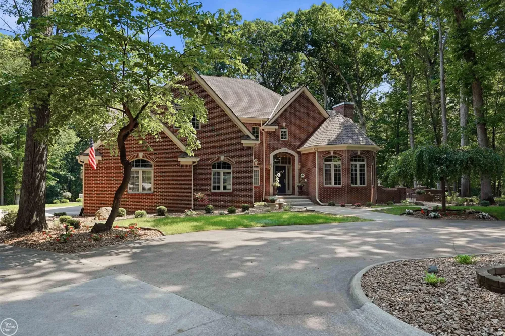 3180 Canyon Oaks Trail Milford Charter Township, MI 48380
